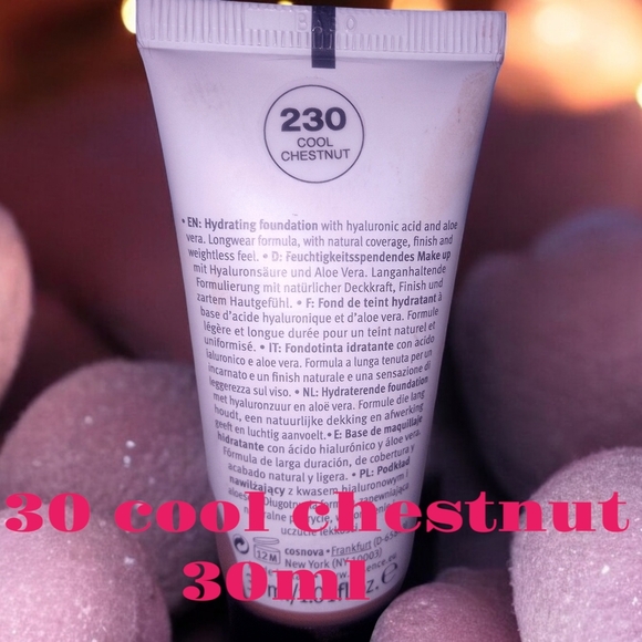 Cream Foundation for a Natural Finish - Picture 2 of 2